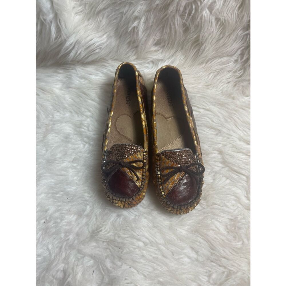 Kenzie Devia Mocassin Brow embossed Leather& sequins patchwork bow accent SZ7M